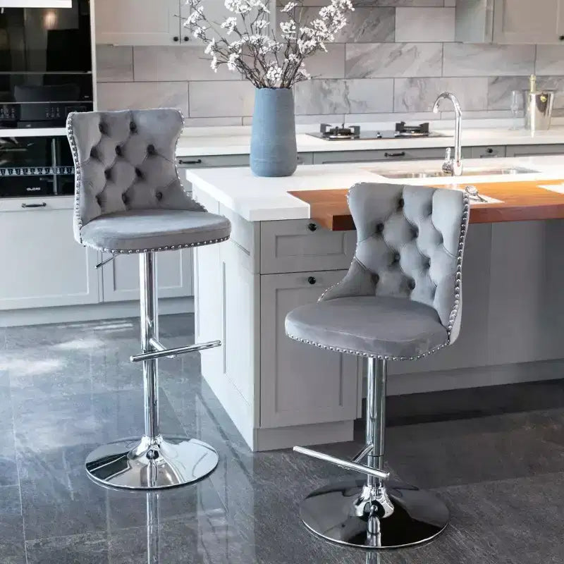 Sgabello da Bar Girevole in Velluto Grigio, Schienale Medio Trapuntato, Base Cromata, Set da 2